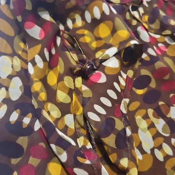 VanHeusen, size L, womens blouse,  lines, ruffle collar - Picture 7 of 10